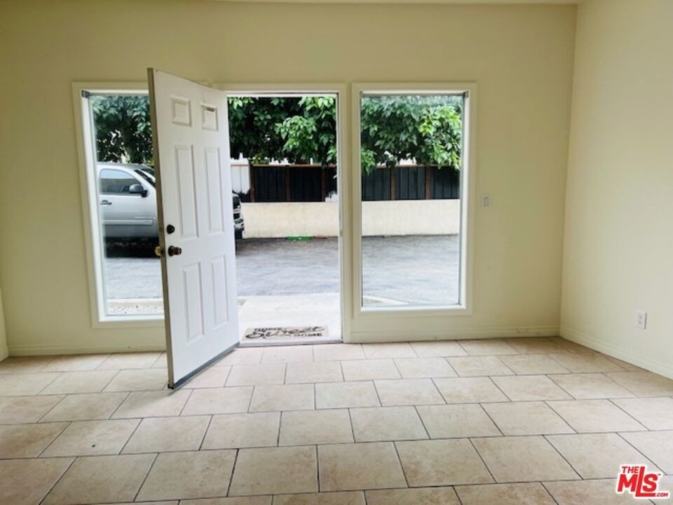 520 Columbia Avenue - Photo 2