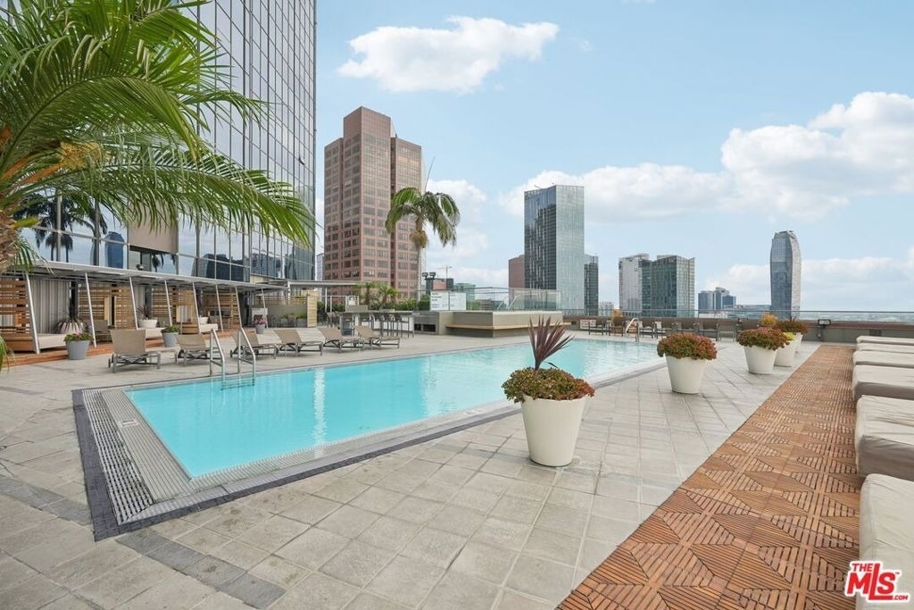 1100 Wilshire Boulevard - Photo 24
