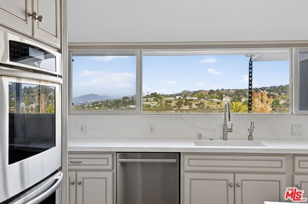 4186 Regal Oak Drive - Photo 7