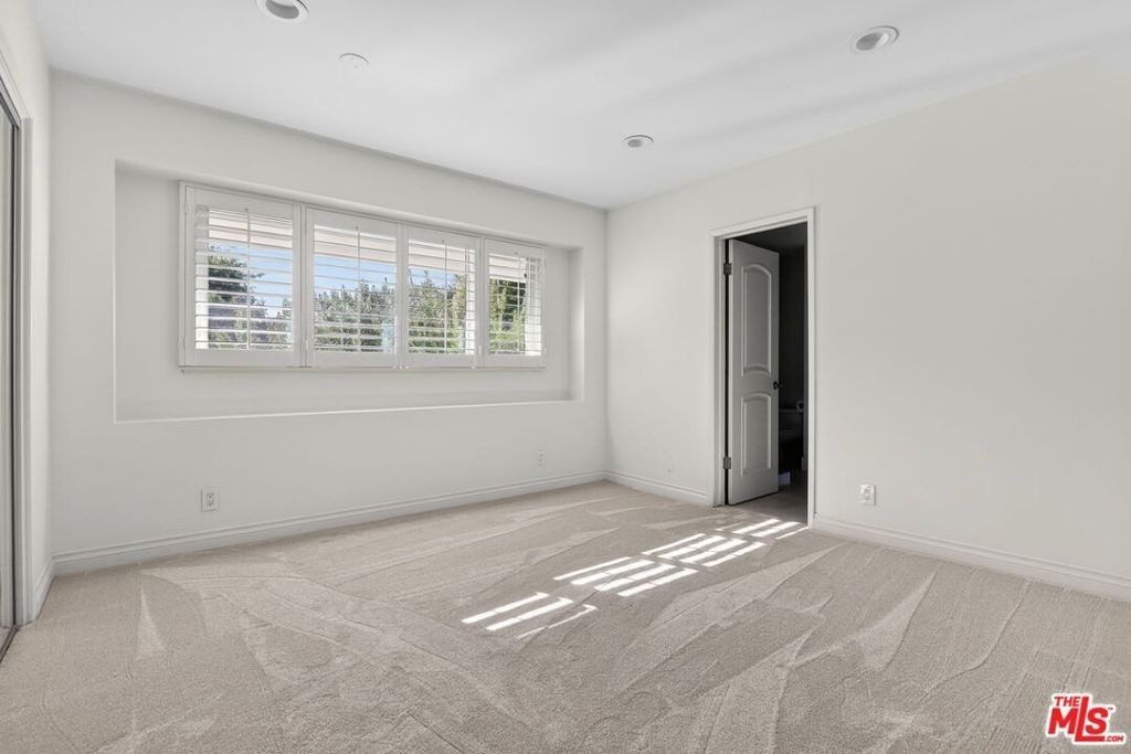 4186 Regal Oak Drive - Photo 22