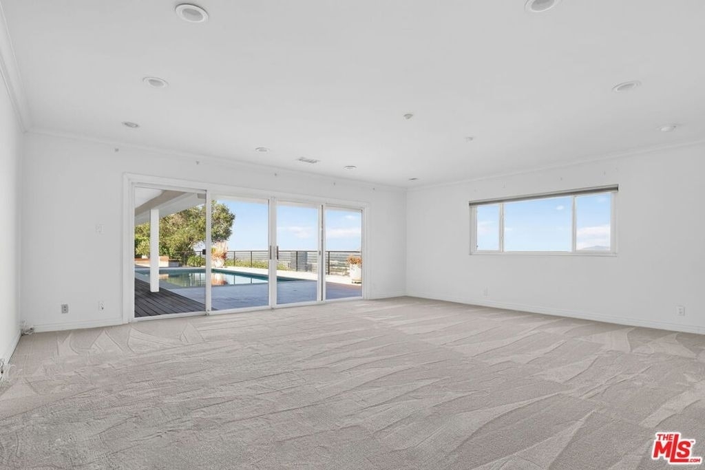4186 Regal Oak Drive - Photo 36