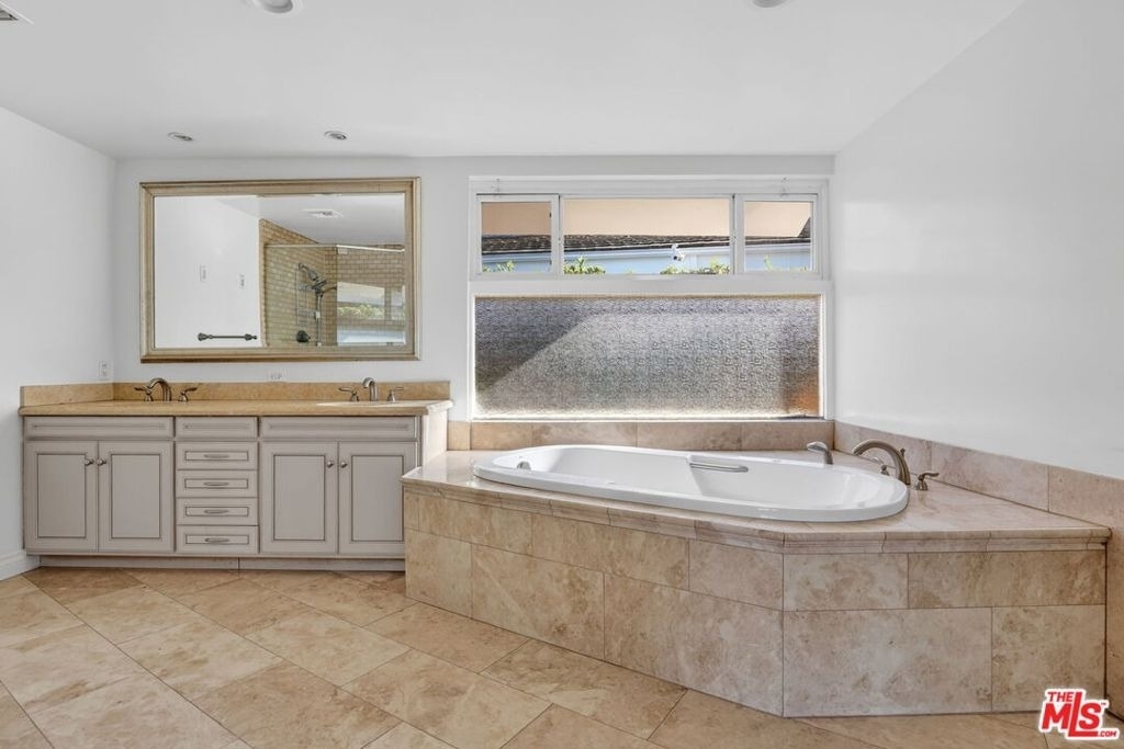4186 Regal Oak Drive - Photo 37