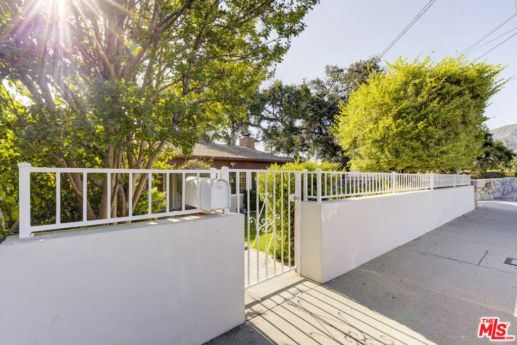 10529 Mount Gleason Avenue - Photo 28