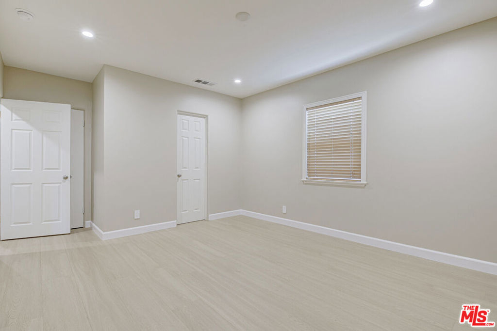 10529 Mount Gleason Avenue - Photo 16