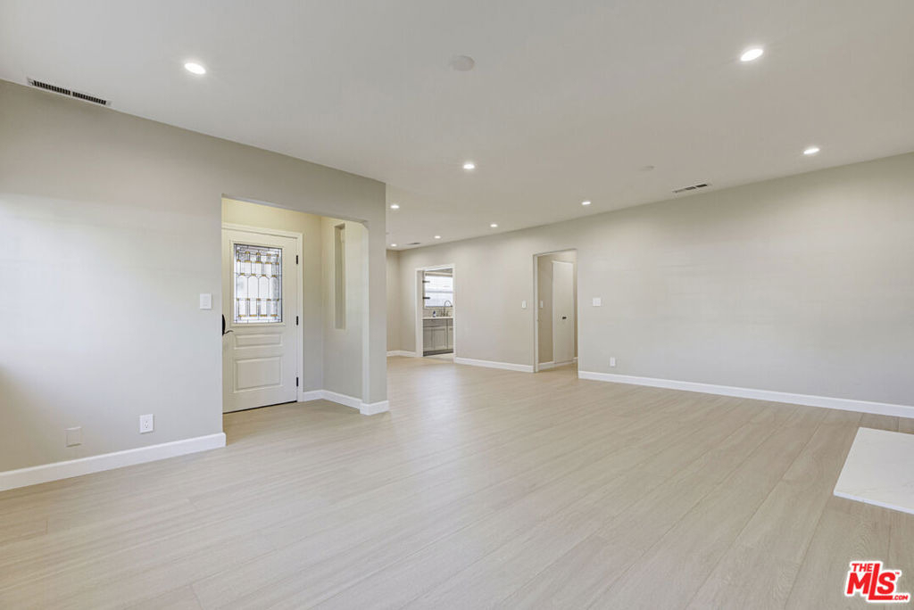 10529 Mount Gleason Avenue - Photo 8