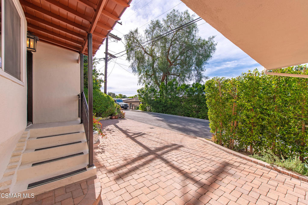 5076 Escobedo Drive - Photo 10