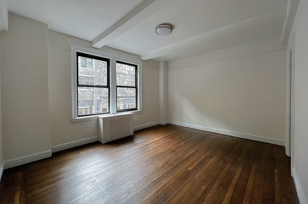 25 West 68th Street - Photo 2