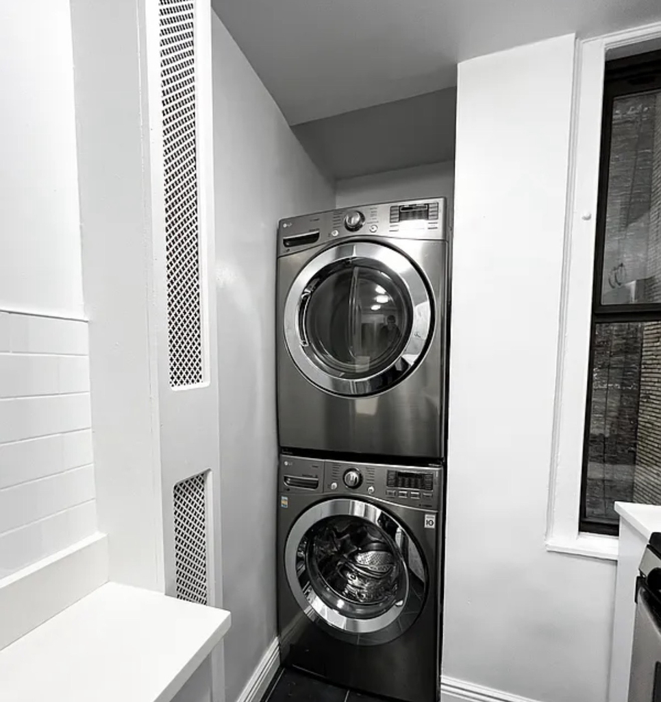 25 West 68th Street - Photo 1