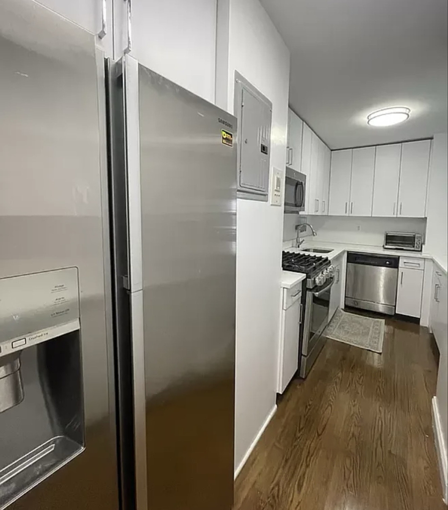 401 East 89th Street - Photo 4