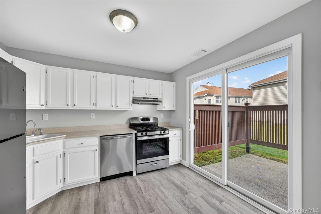 2722 Whispering Hills - Photo 8