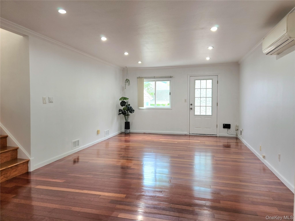 11 Howard Street - Photo 3