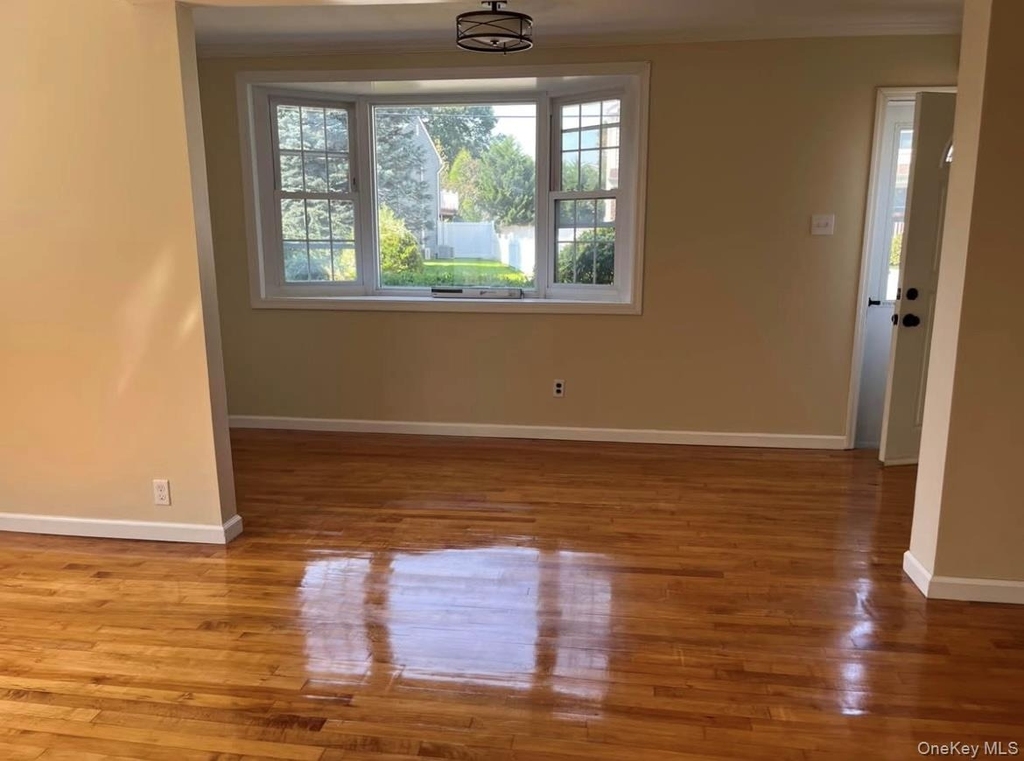 1539 Park Avenue - Photo 2