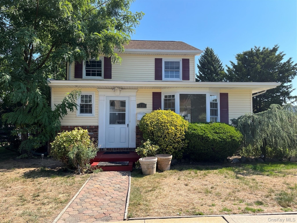1539 Park Avenue - Photo 0
