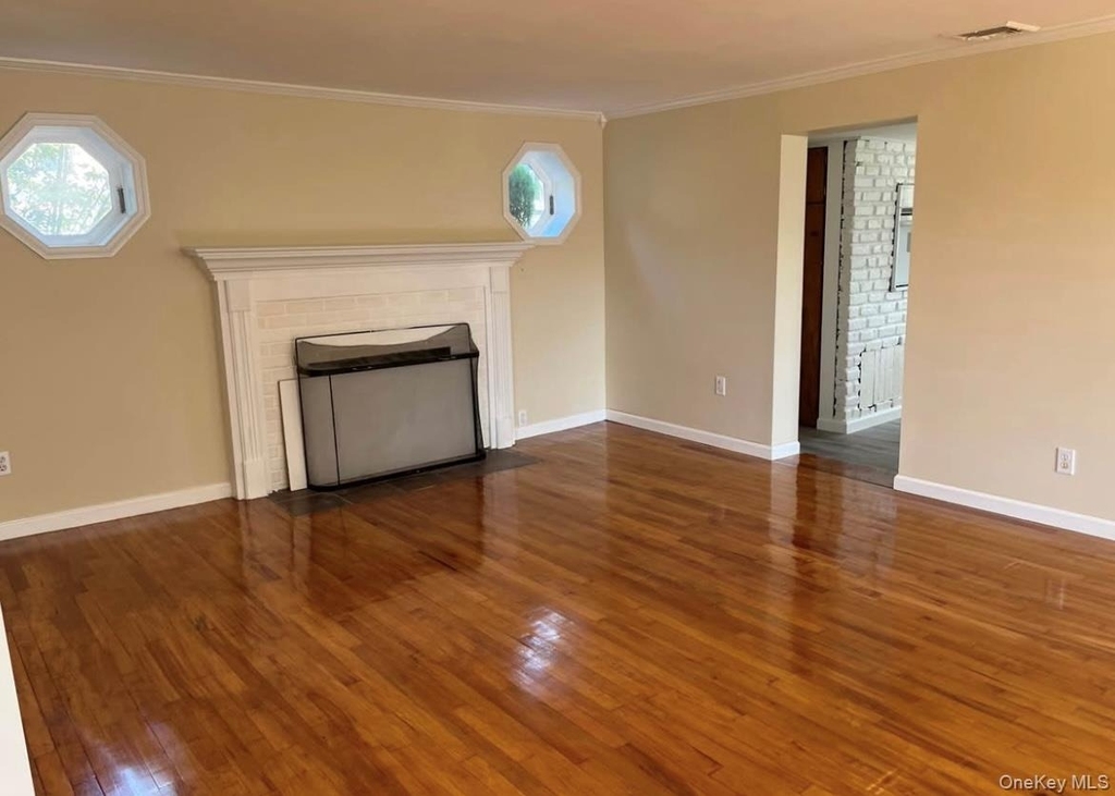 1539 Park Avenue - Photo 1