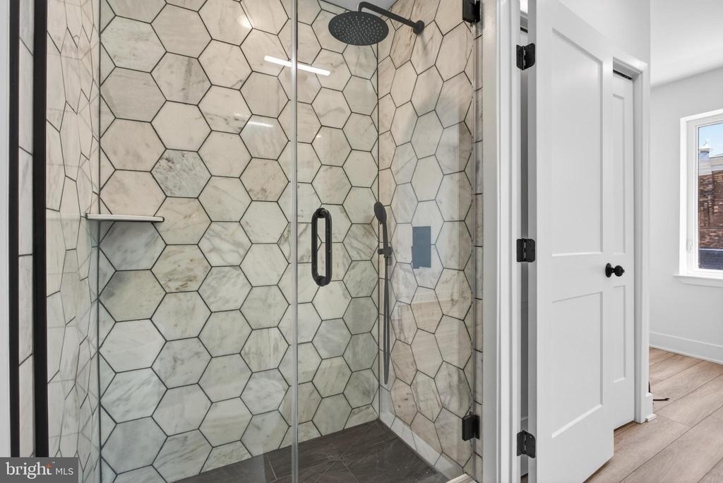 5121 Malcolm Street - Photo 9