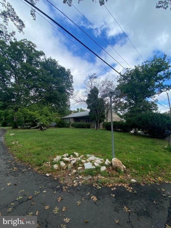 1002 Windsor Avenue - Photo 15