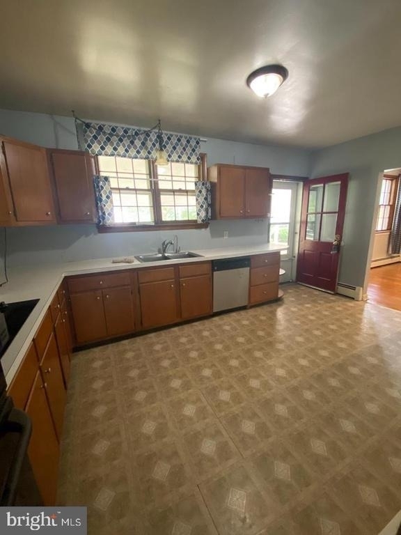 1002 Windsor Avenue - Photo 12