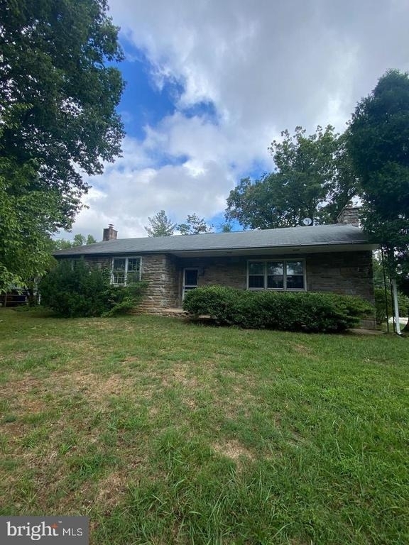 1002 Windsor Avenue - Photo 0