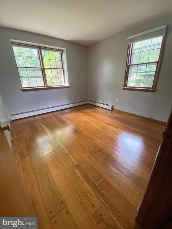 1002 Windsor Avenue - Photo 2