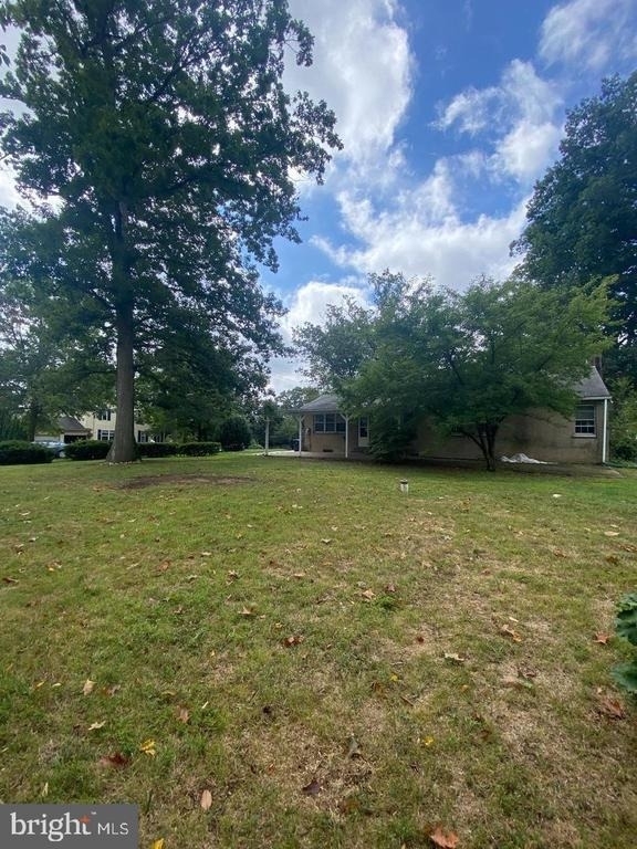 1002 Windsor Avenue - Photo 17