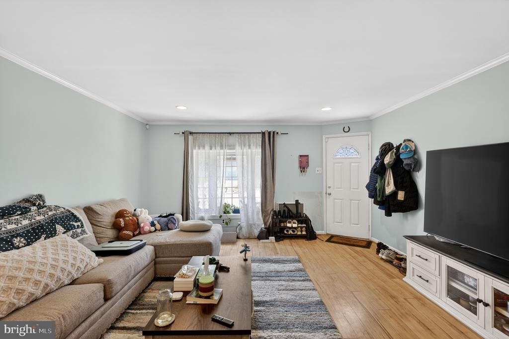 475 Old Elm Street - Photo 4