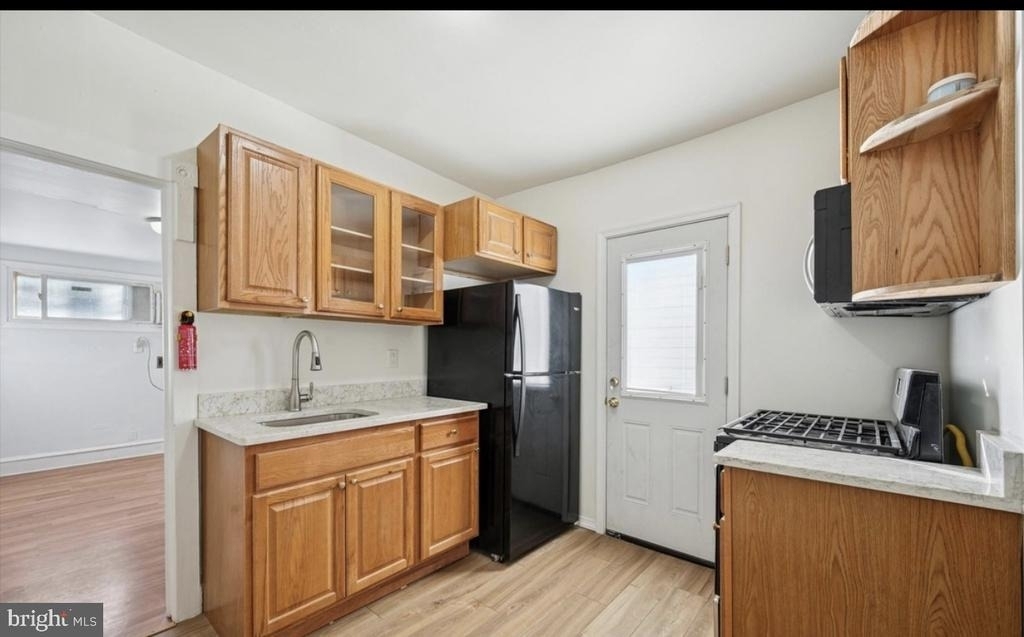 77 N Keystone Avenue - Photo 3