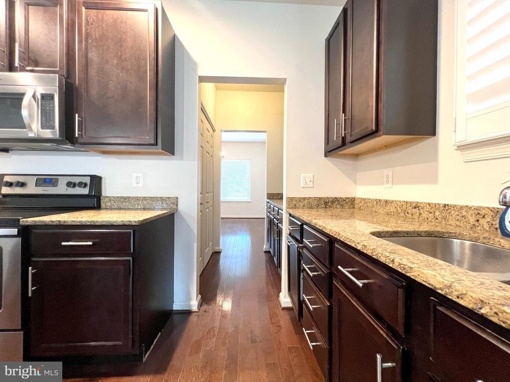 312 Breeding Boulevard - Photo 11