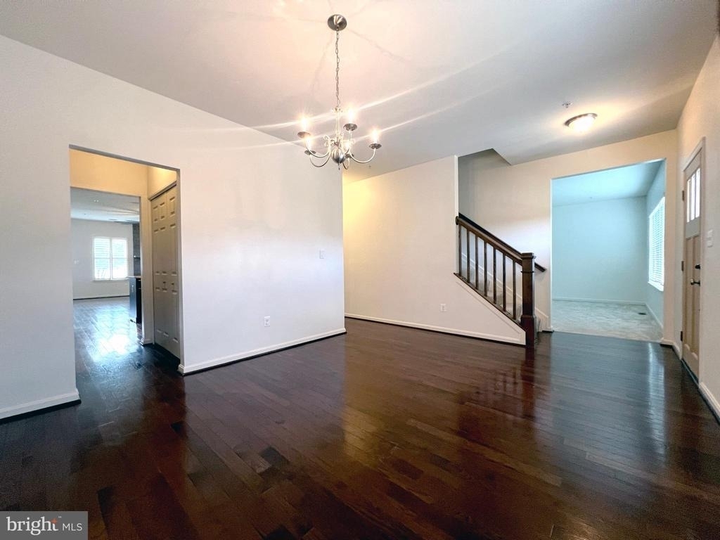 312 Breeding Boulevard - Photo 2