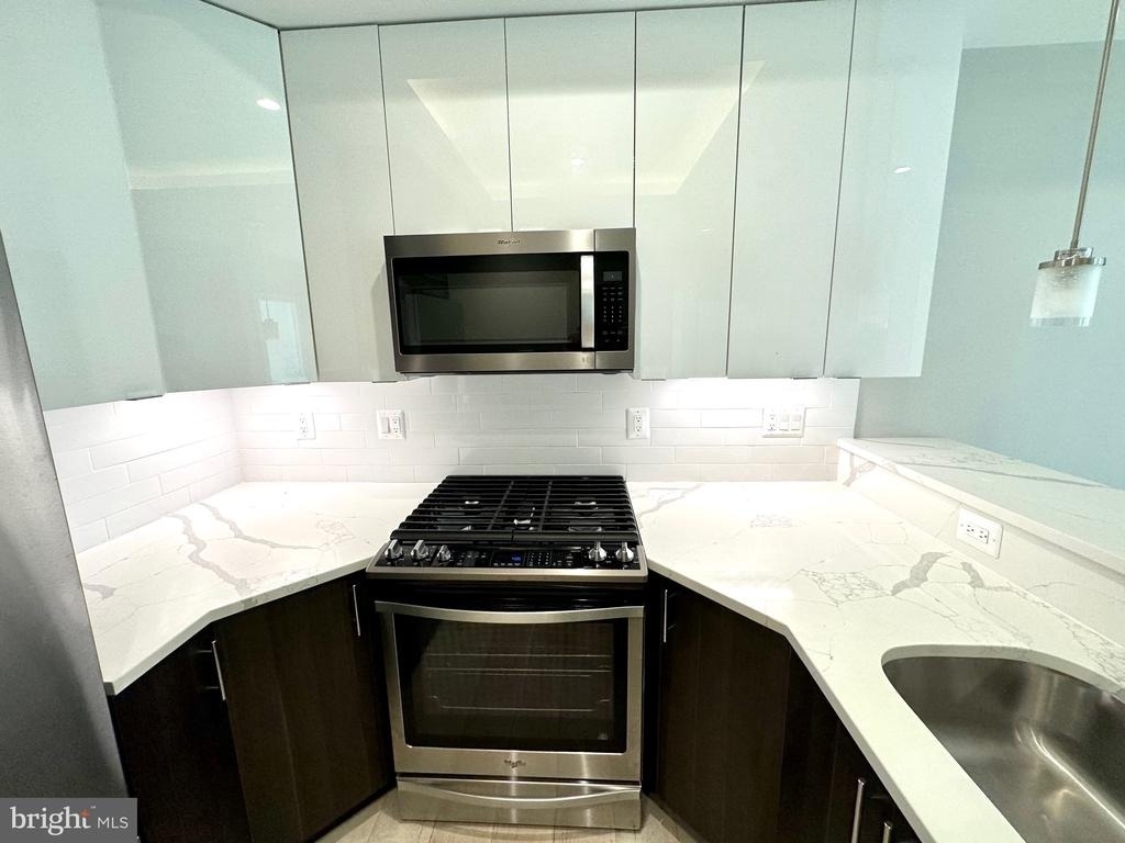 2900 12th Street Ne - Photo 2