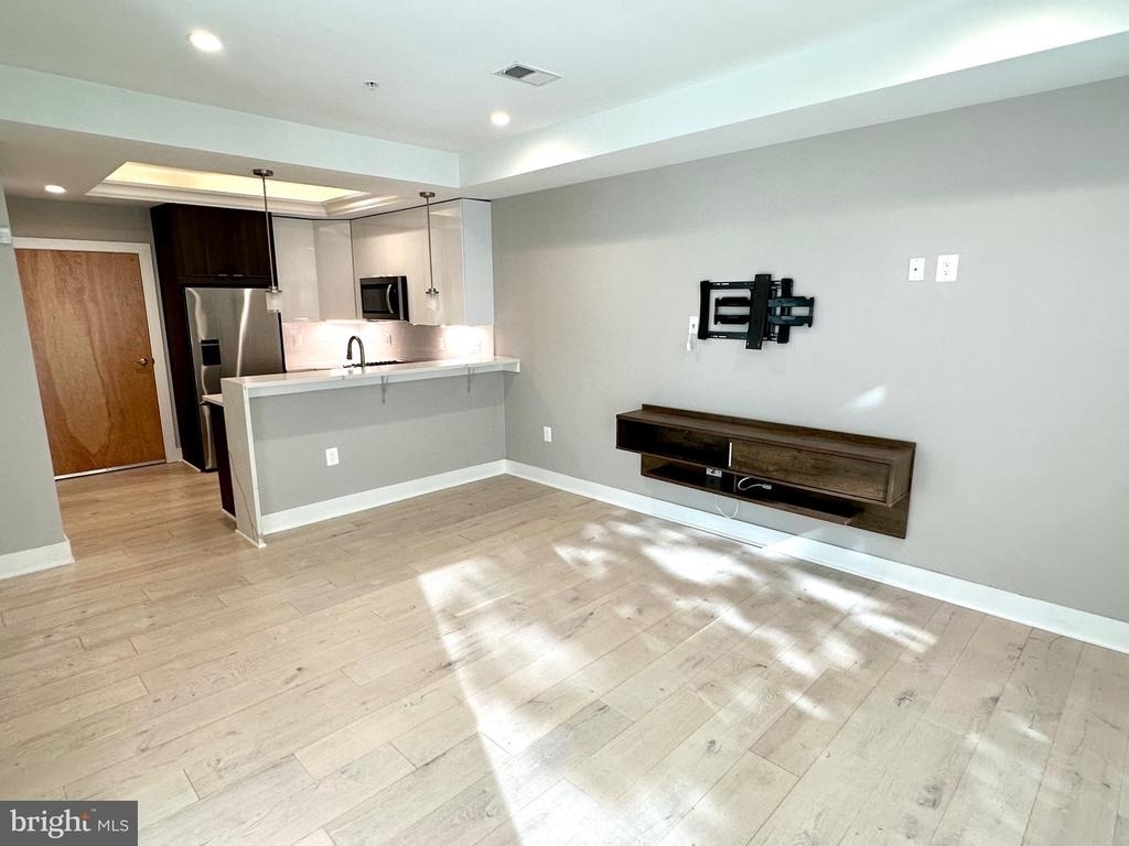 2900 12th Street Ne - Photo 6