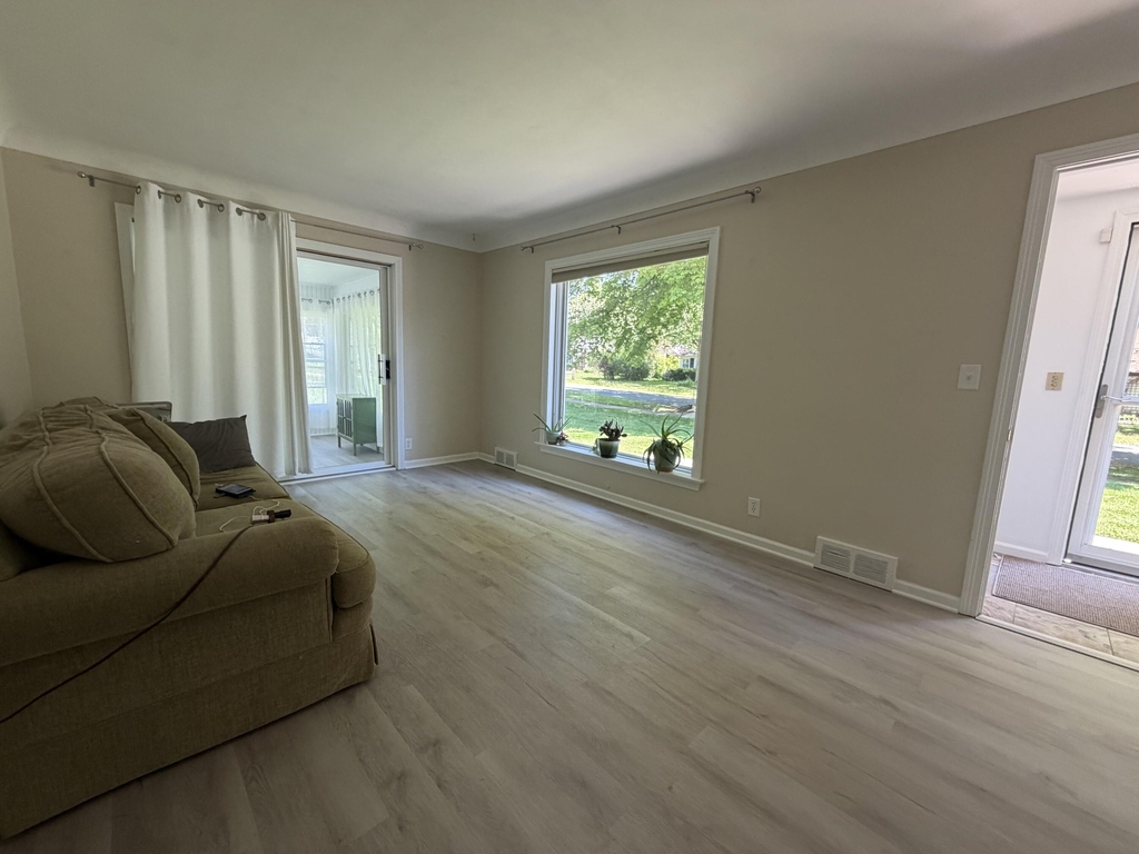 731 Jenks Boulevard - Photo 2