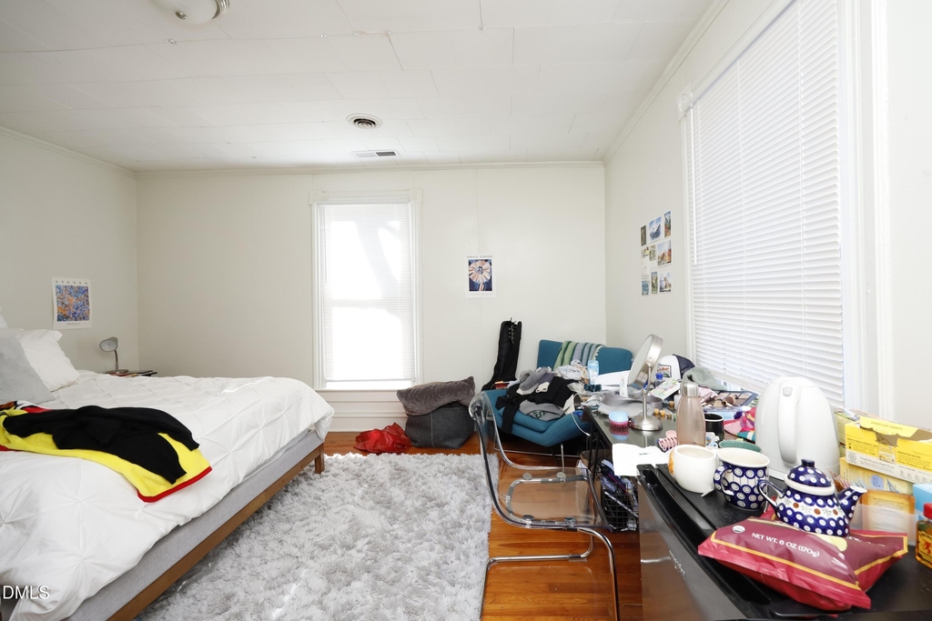 822 Clarendon Street - Photo 7