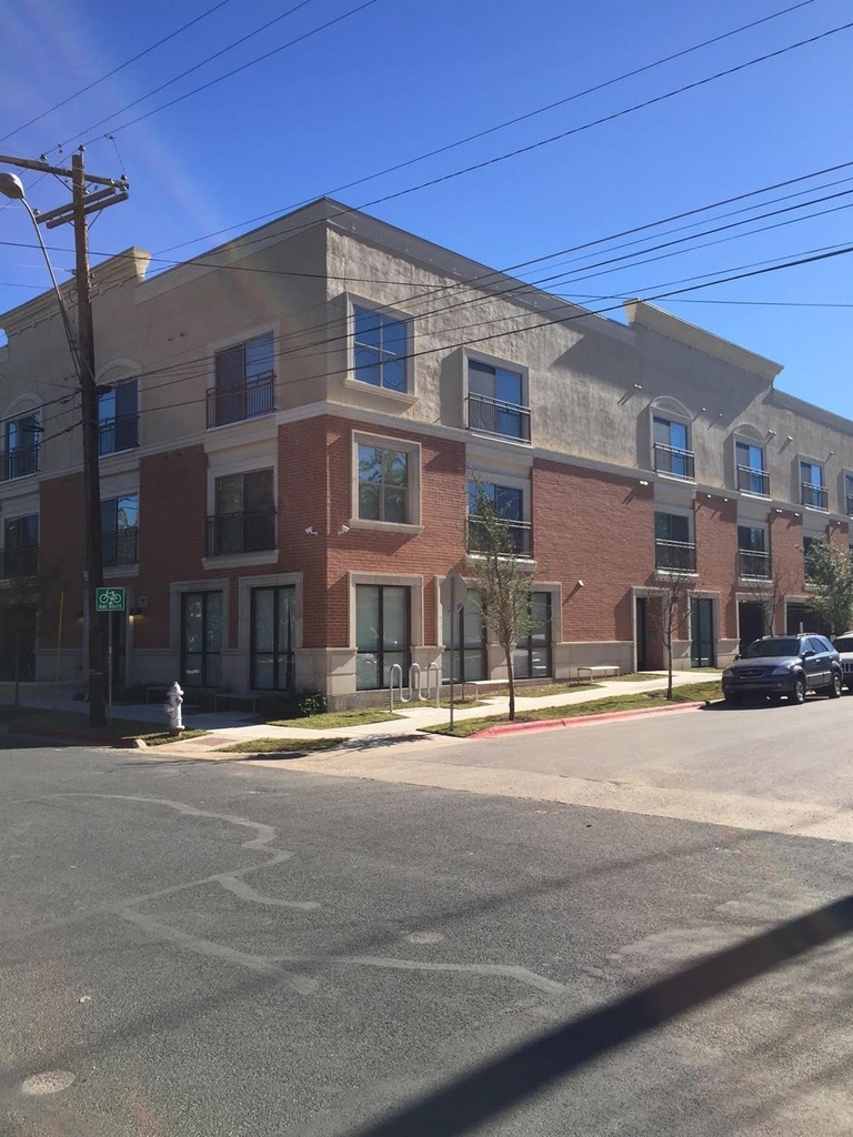1401 E East 4th St - Photo 10