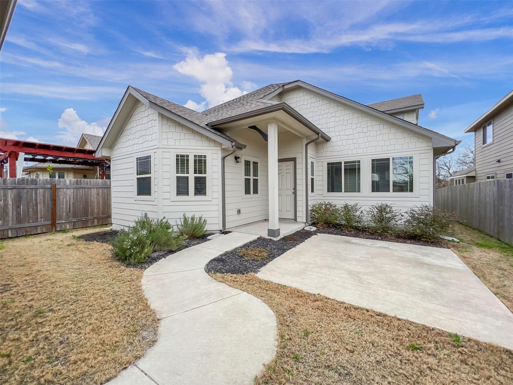 818 Silo St - Photo 0