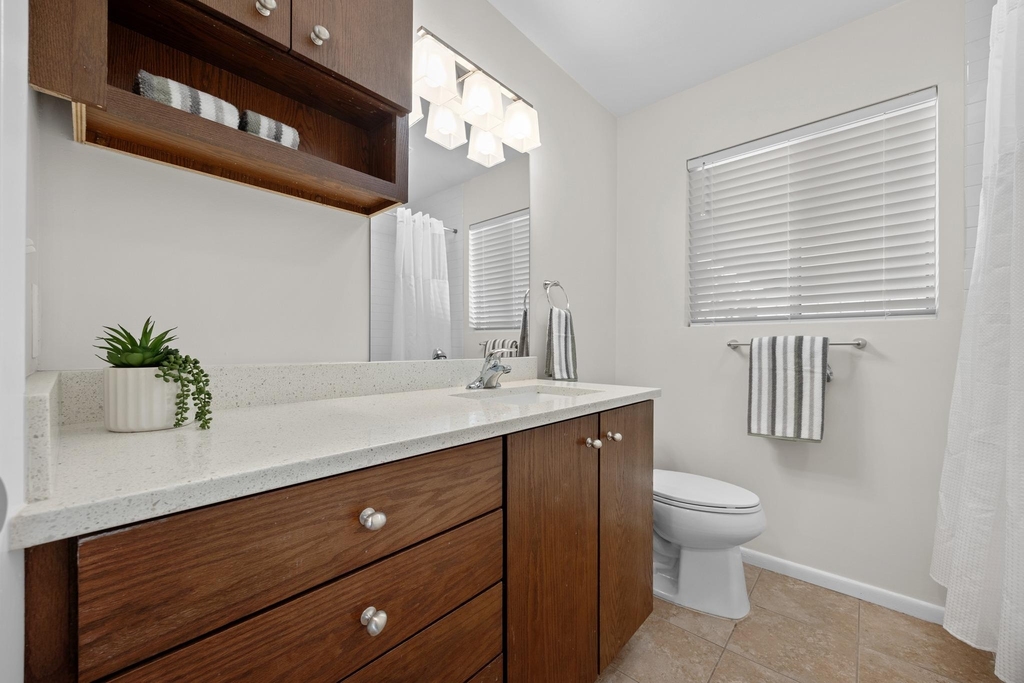 8600 Hathaway Dr - Photo 11