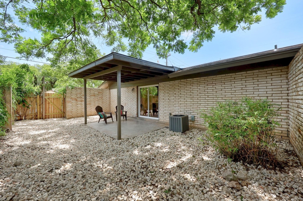 8600 Hathaway Dr - Photo 16