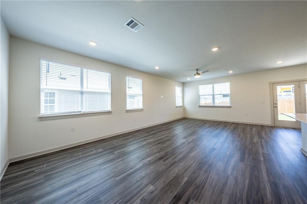13708 Lubeck Dr - Photo 3