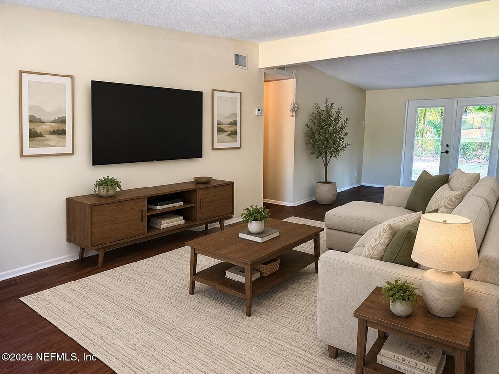 2909 Lauderdale Drive E - Photo 2