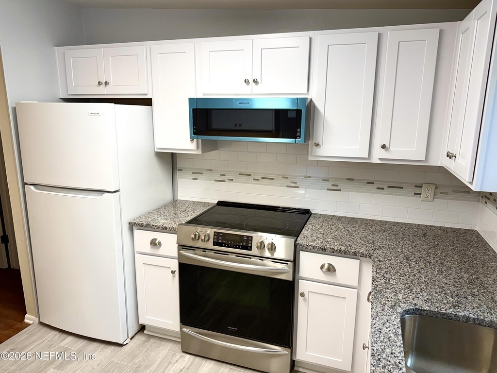 2909 Lauderdale Drive E - Photo 6