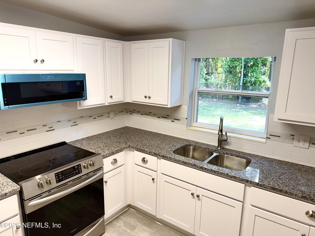 2909 Lauderdale Drive E - Photo 5