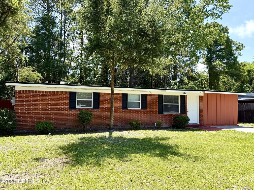 2909 Lauderdale Drive E - Photo 1