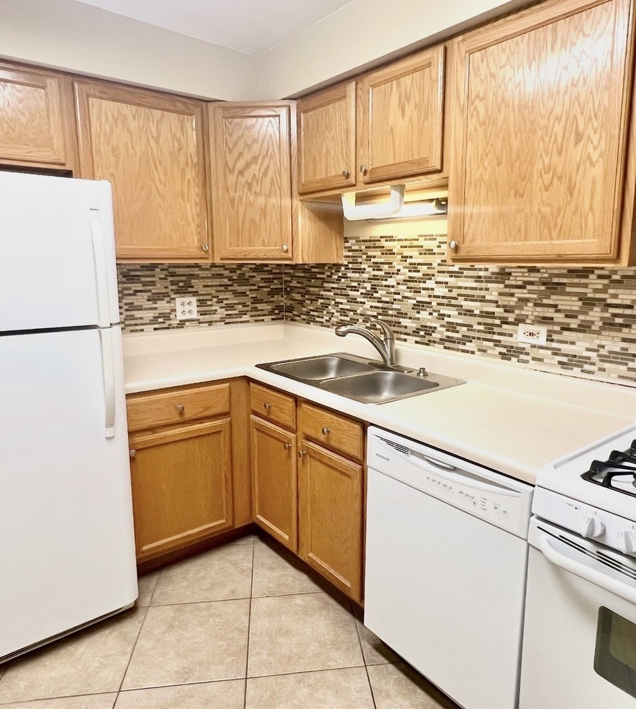 1461 N Winslowe Drive - Photo 8