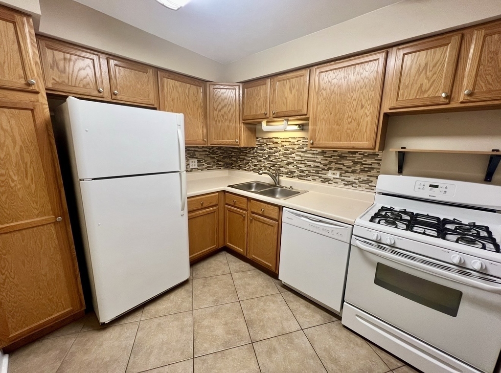 1461 N Winslowe Drive - Photo 1