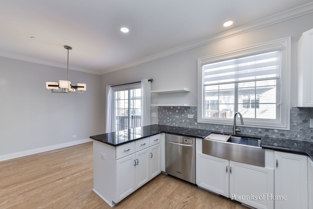 850 Shandrew Drive - Photo 9