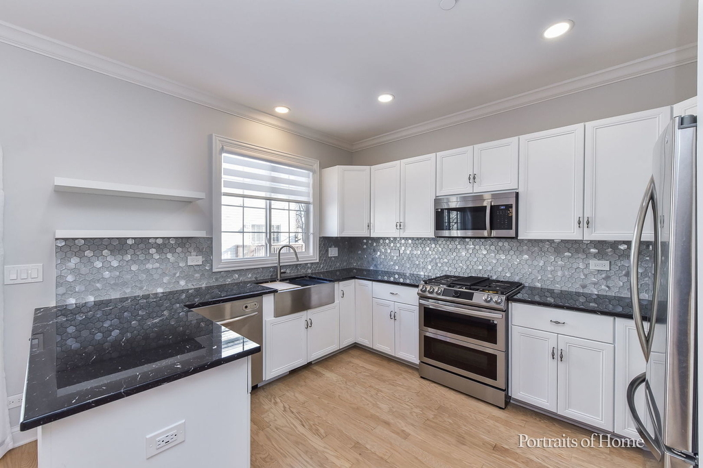 850 Shandrew Drive - Photo 6