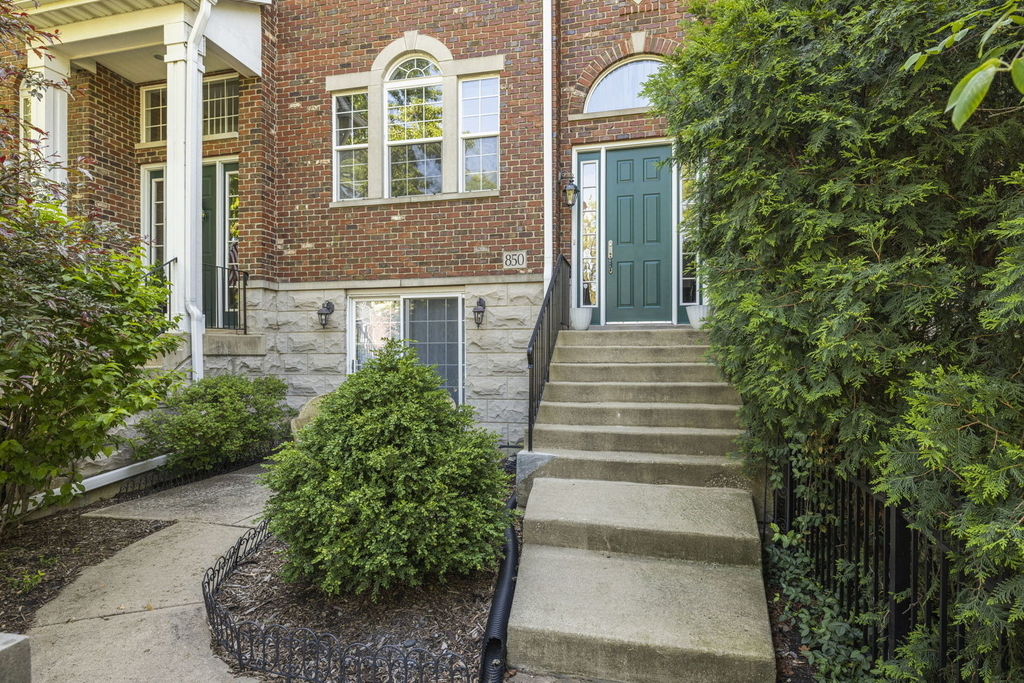 850 Shandrew Drive - Photo 1