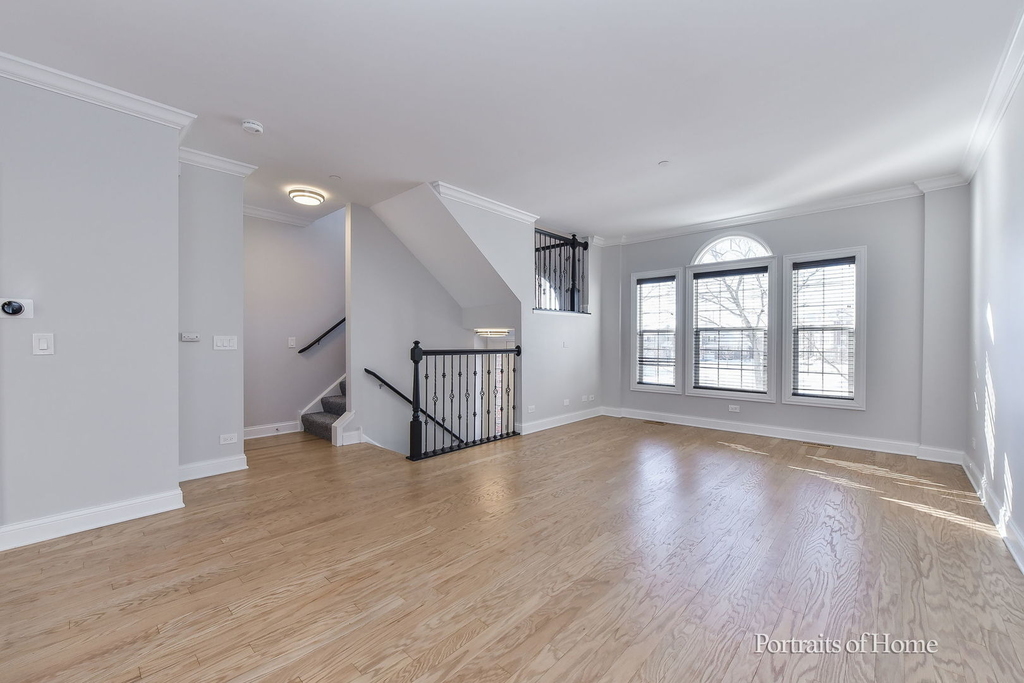 850 Shandrew Drive - Photo 2