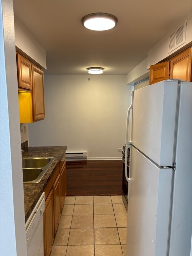 1900 W Knightsbridge Drive - Photo 1