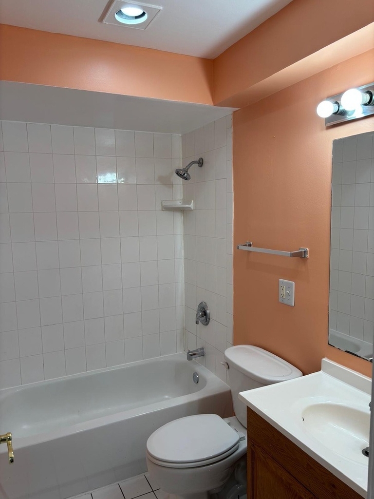 1900 W Knightsbridge Drive - Photo 5