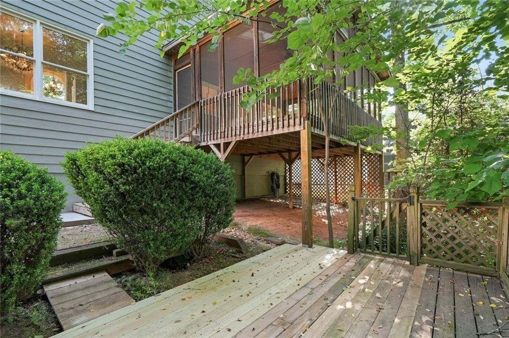 360 Landing Entry - Photo 23